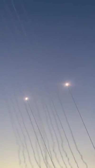 Ukrainian 🇺🇦 HIMARS/M270 strike firing 18 GMLRS missiles at Russian Targets