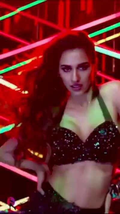Disha patani hot xxc boobs 👅👅👅 videos