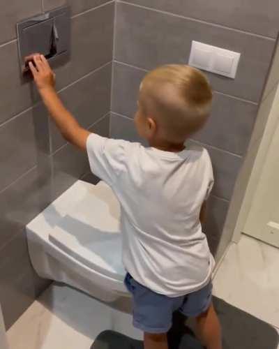 He found a hack to clean plate