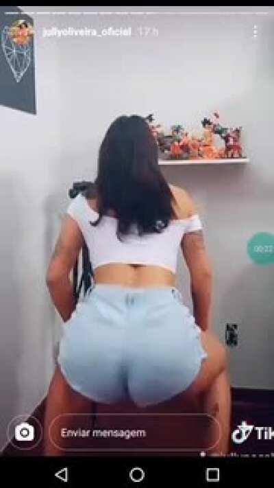 Jully oliveira 😍