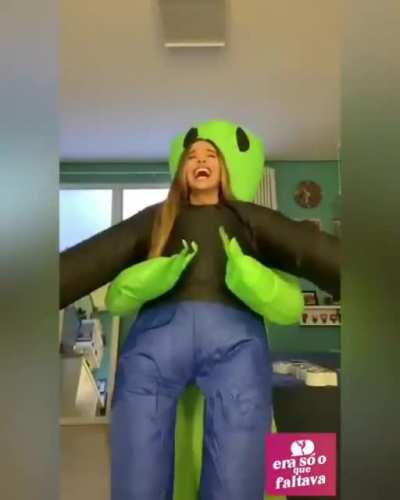 ET inflável, R$ 300 reais nas Lojas Americanas ... kkkkk 😂 he he he