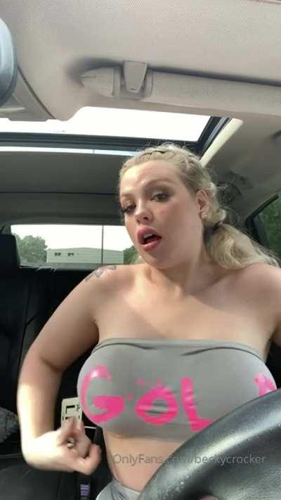 Time for a titty drop🍒