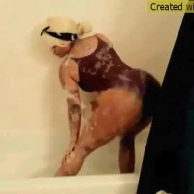 Tub Twerk