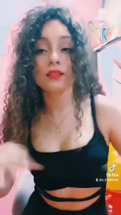 Sara Krammer instagram, trying to get her in being a camgirl