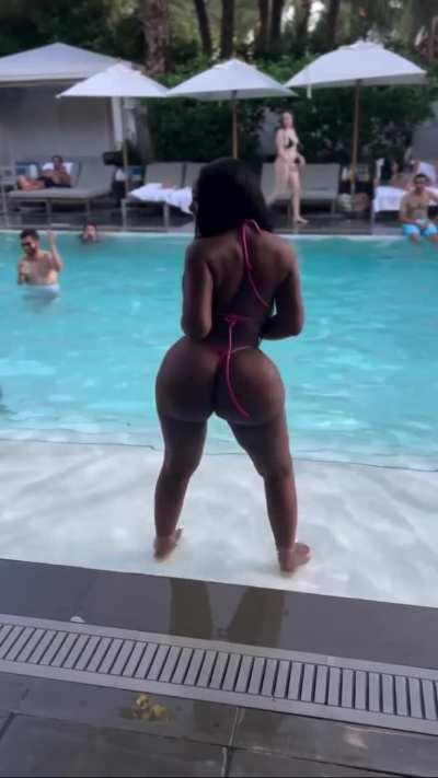 🏊‍♀️🏊‍♀️