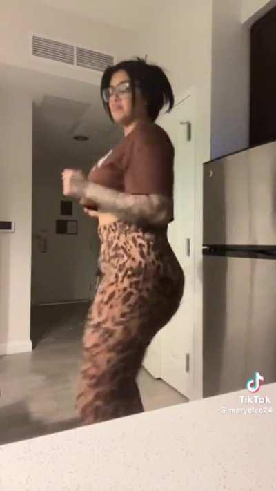 Cheetah print baddie 