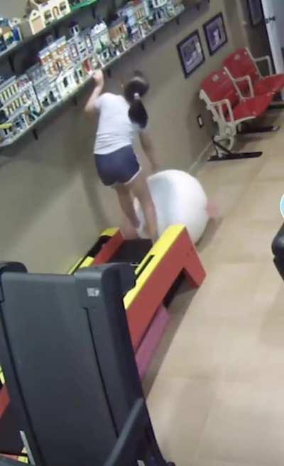 Whoever hung that shelf did a great job. 