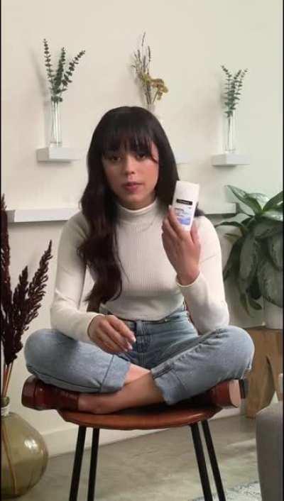 Jenna needs to show those pokies off more often 