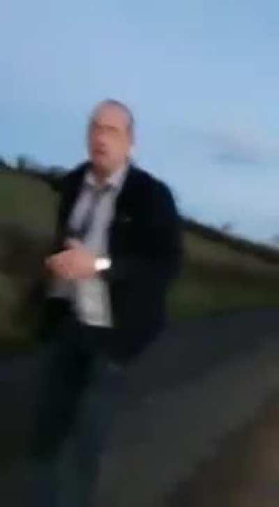 Irish police inspector shoots traveller after he pulls his tie.
