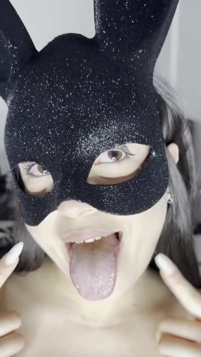 I want you to cum right on my tongue and after that i will swallow every last drop