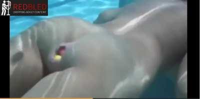 Best party trick ever for the warm summer days. (Roxy Raye)