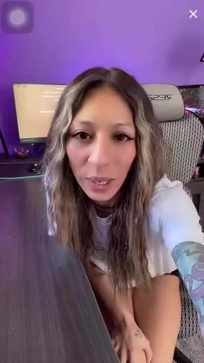 @lunaslays and her beautiful hot sexy soles were live from Monday!! Part 6