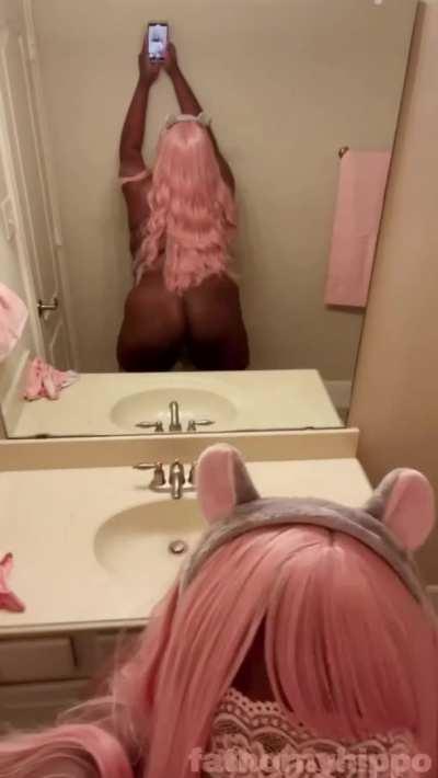 Would you get behind me while I twerked like this?