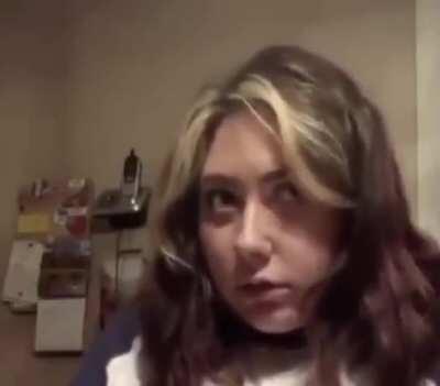 Luxative trying to act normal when she sees a mageseeker strutting to her