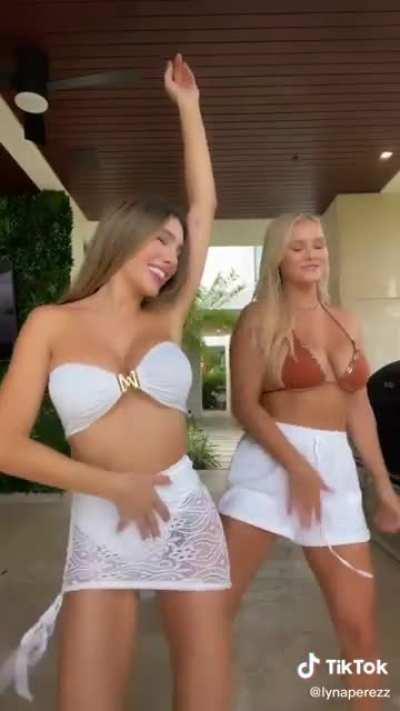Lyna Perez (@lynaperezz)