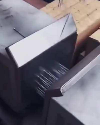 How Nails Are Oriented Correctly Before Shipping