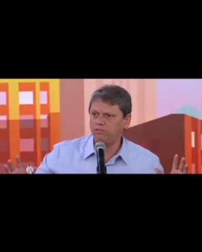 Tarcísio comenta campanha de Lula
