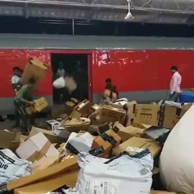 This is how they handle their shipments!