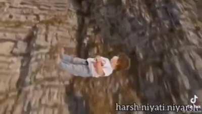 Sindel With Kitana in Aftermath