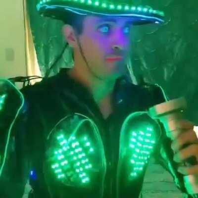 Zoio depois de engolir um pc gamer