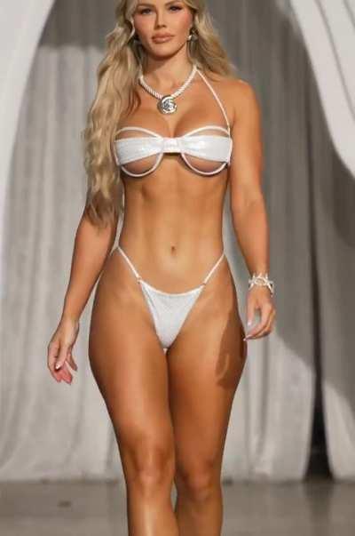 Aly Tay (Berry Beachy, Miami Fashion Week 2024)