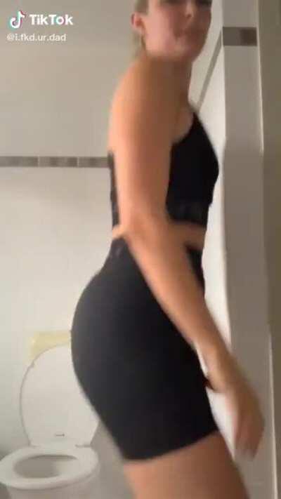 She got a big bank 🤤🥵