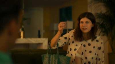 Alexandra Daddario bouncing in White Lotus