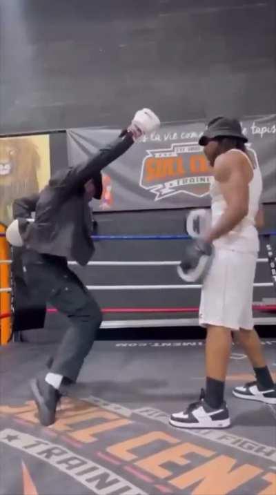 If Michael Jackson Was a Boxer…
