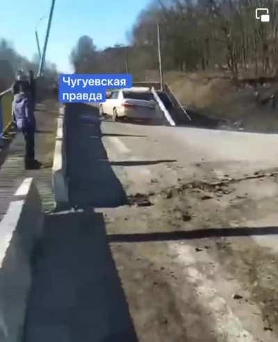 High speed on a damaged bridge