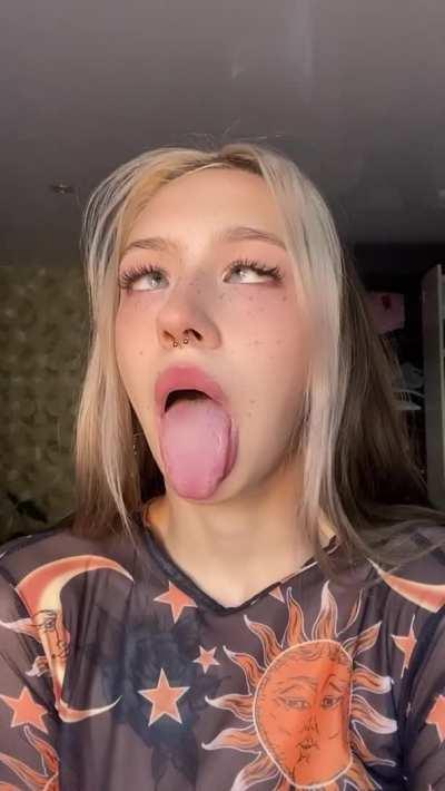 Fuck this face x 🥰