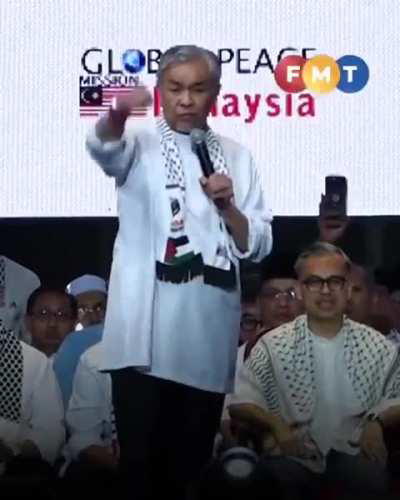  Malaysian politician accidentally shouted 