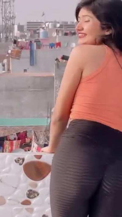 Apni is rand% didi ka doodh Kaun 2 piyega bc bolo