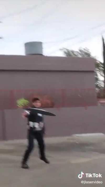 This guy recreated Captain America’s shield, and it does almost everything it does in the movie