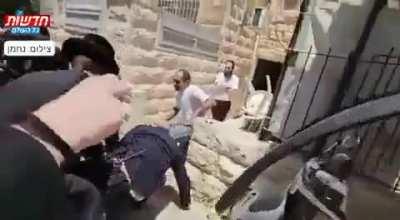 Anti-Zionist Jews were protesting at the entrance of the Israeli Armed Forces recruitment office on Jerusalem's Rashi Street, Israeli police responded with brutally