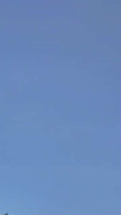 One of the best videos of a Tic Tac UFO