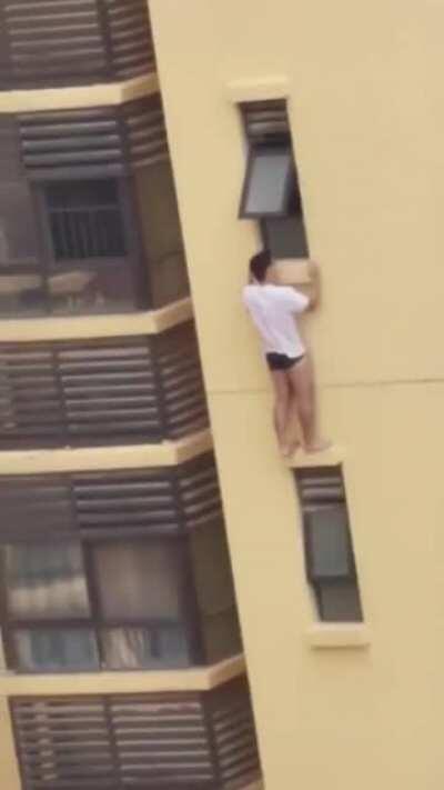 WCGW cheating chick who lives in an apartment higher than the 20th floor
