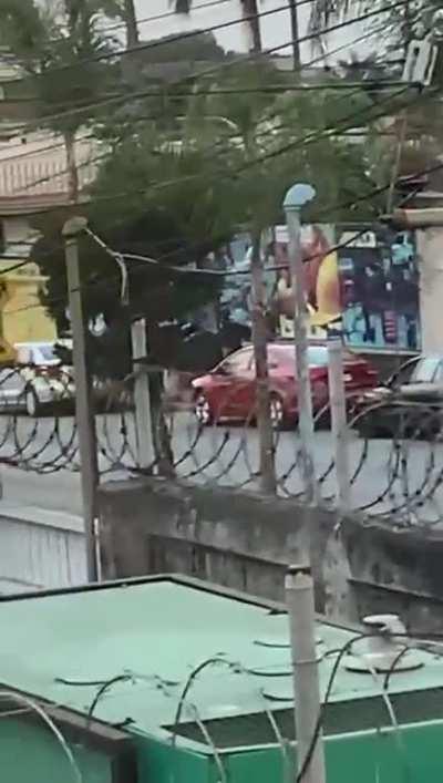 Ayer tiraron una granada, balaceras, levantones, todo en Cordoba, Ver. Que miedo.