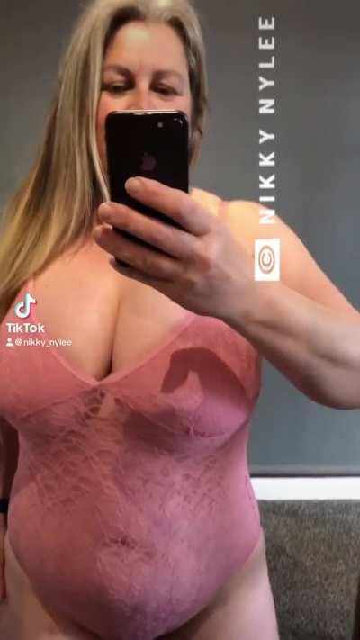 Milf titty’s @nikky_nylee