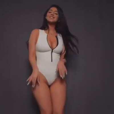 Deyana Mounira (@deyana_mounira)