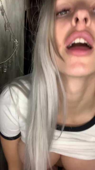 yesterday was a very hot night, I was in a nightclub)