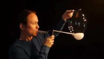 This is how Dustin Skye made an ‘inverted fire tornado bubble’ with a 66 mm wand.