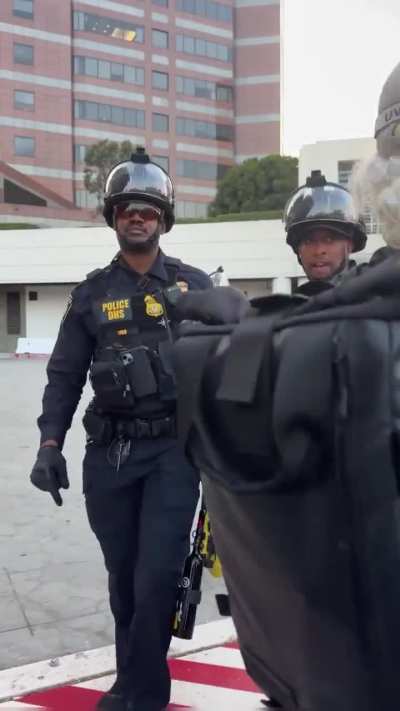 🥜DHS Agent Gets Kicked In The Nuts🥜