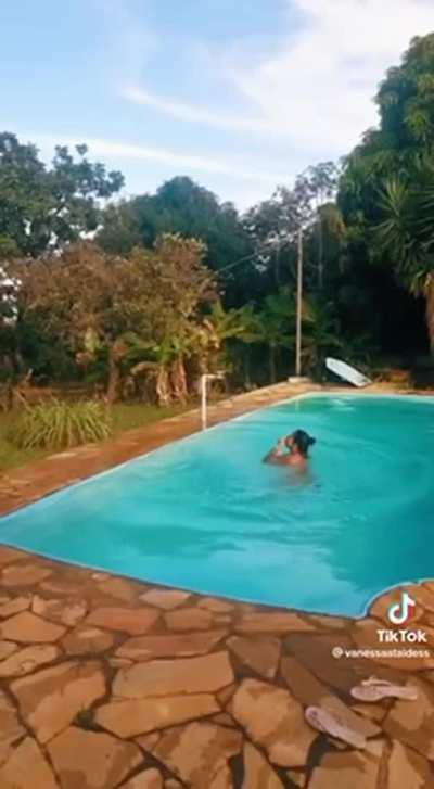 A wish she did more running with that ridiculously huge ass