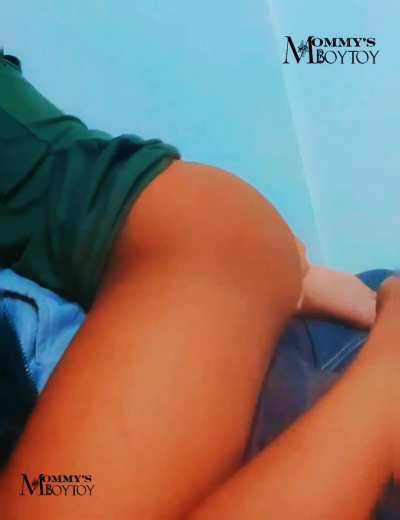 Ebony Cheating girlfriend giving me lapdance & kissing hard in front of her cuck boyfriend (part2) 