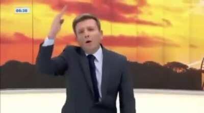 Apresentador BANIDO!