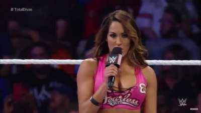 Nikki Bella pins Brie