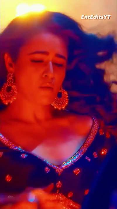 Shriya Saran Item Dance (Kaamamaharani)