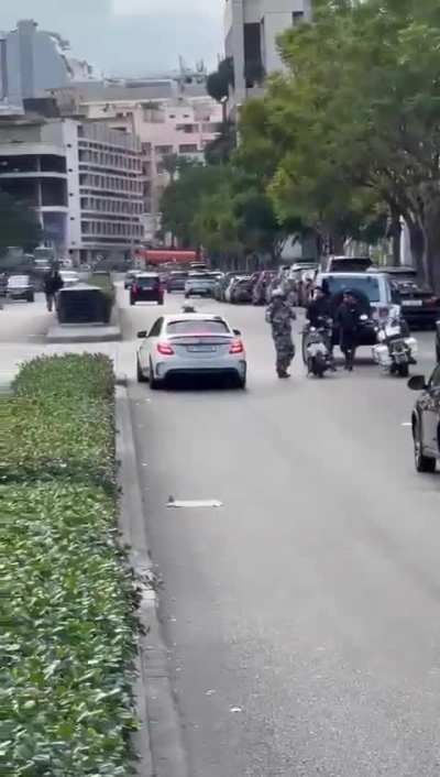 Unhinged Driver Forces his Way Through a Police Checkpoint in Downtown Beirut