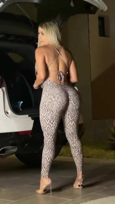 Latina In Tight Dress Ready To Get Blacked By Wet BBC