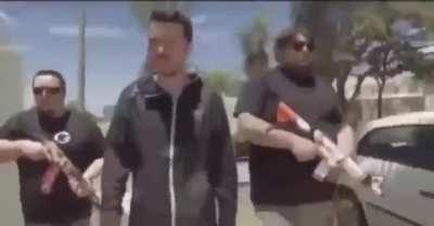 eu e meus casas indo buscar quem baniu o gaules